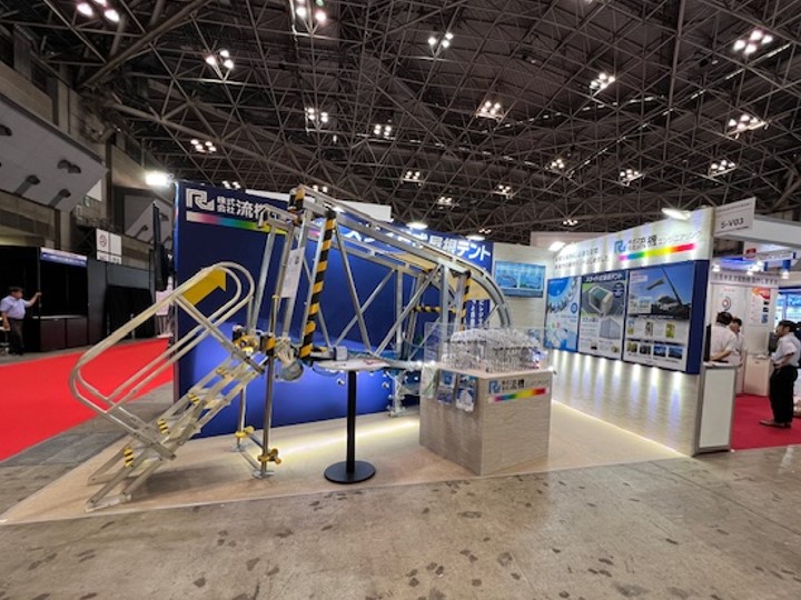 「必要な場所に、必要な空間。」スライド式屋根テント_3